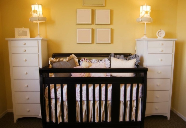 dekor sobe za bebe žuti zidovi