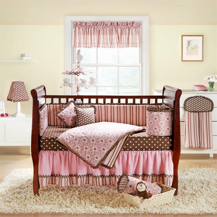 kislány ágy szoba dekoráció