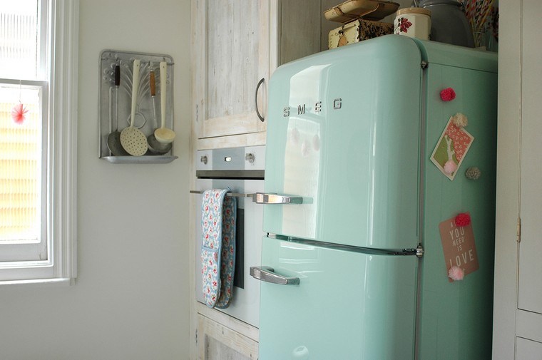 vintage-cucina-frigo-idea-interni-cucina-mobili-legno