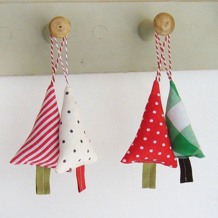 deco-noel-suspensija-audinys-eglė