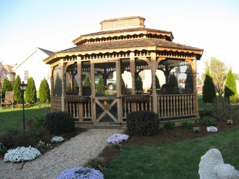庭のスペースを配置するための木製の庭の小屋のアイデア石のテラスの庭の小道