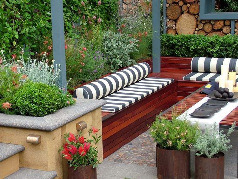 屋外の造園のための屋外の家具のクッションの考えの庭のベンチの選択