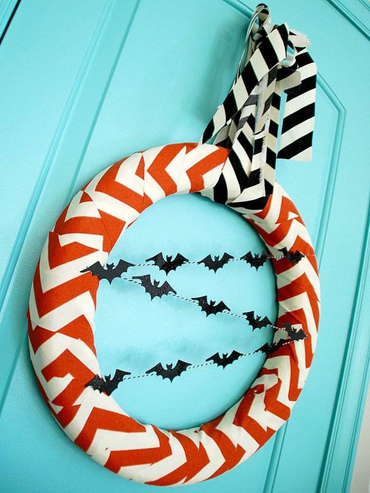 šikšnosparnių dekoravimo idėjos daro pigų Helovino vainiką
