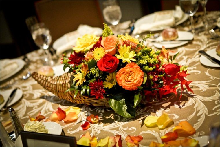 decorazione della tavola autunnale per matrimoni all'aperto