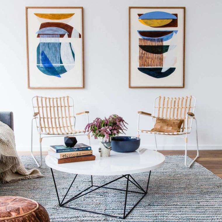 Skandinaviško stiliaus baldai svetainės deko
