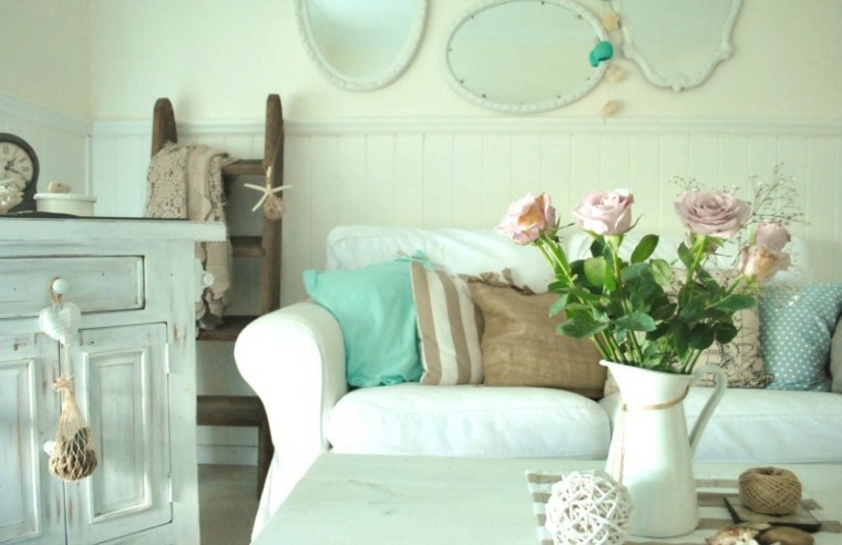 Cuscini del divano idea decorazione d'interni shabby chic