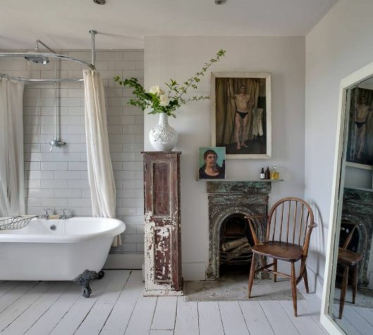 shabby chic vasca da bagno cabina doccia fiori cornice deco parete