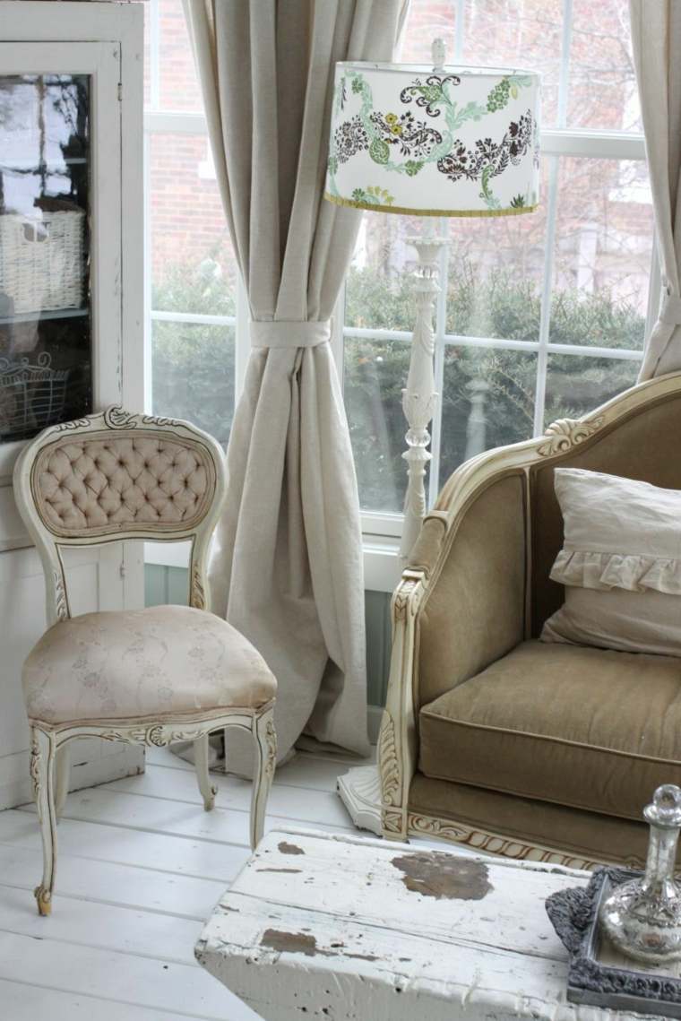 ideja shabby chic ukrasa za dizajn interijera tapecirane stolice