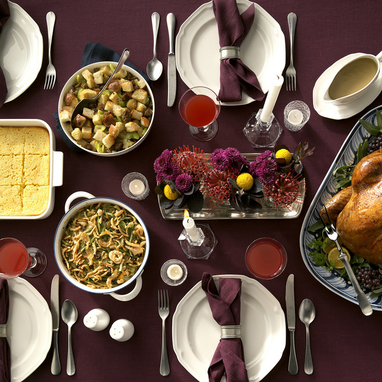 感謝祭の七面鳥の夕食のテーブル