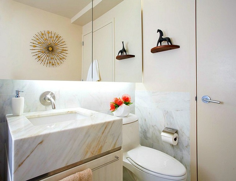 あなたのバスルームを飾るオリジナルの花の壁のトイレのアイデア