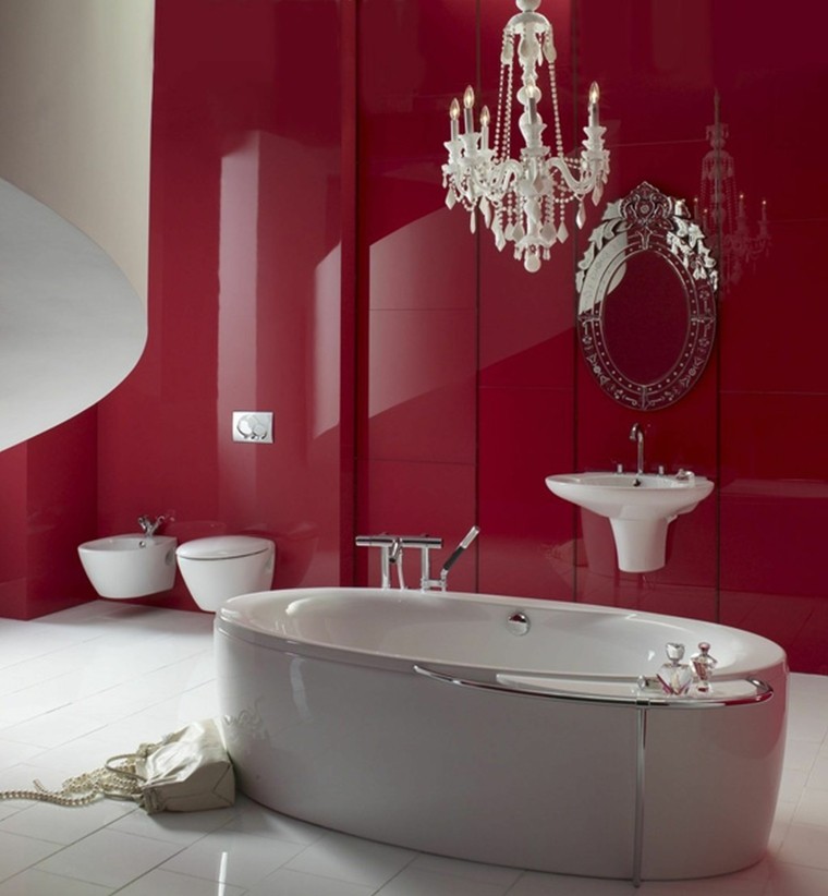 赤いトイレの装飾のアイデア