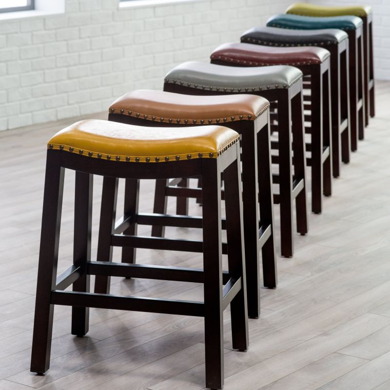 moderni kuhinjski trendovi 2019 deco-stolica-bar-koža-boja