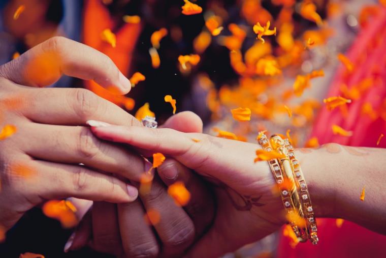 vestuvių pasiūlymas-sužadėtuvių-gėlių žiedas