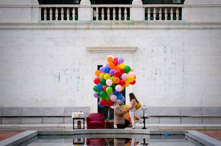 proposta-di-matrimonio-romantica-palloncini-colori
