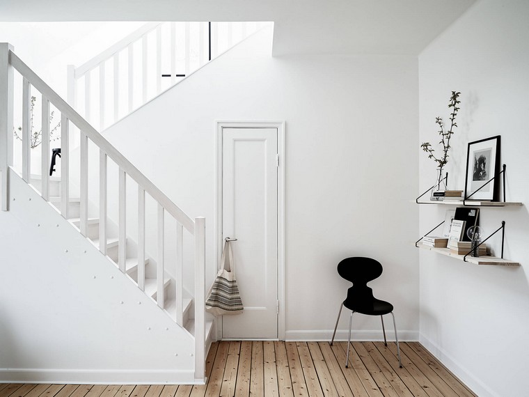 Švediško dizaino deko lentynos laikymo stalas medinės grindys medinė kėdė juoda