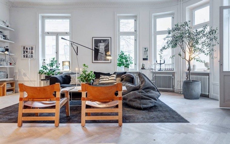 šiuolaikinio interjero-skandinaviško stiliaus-fotelis-medis