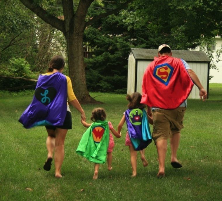 superherojaus kostiumo idėja Helovino šeima