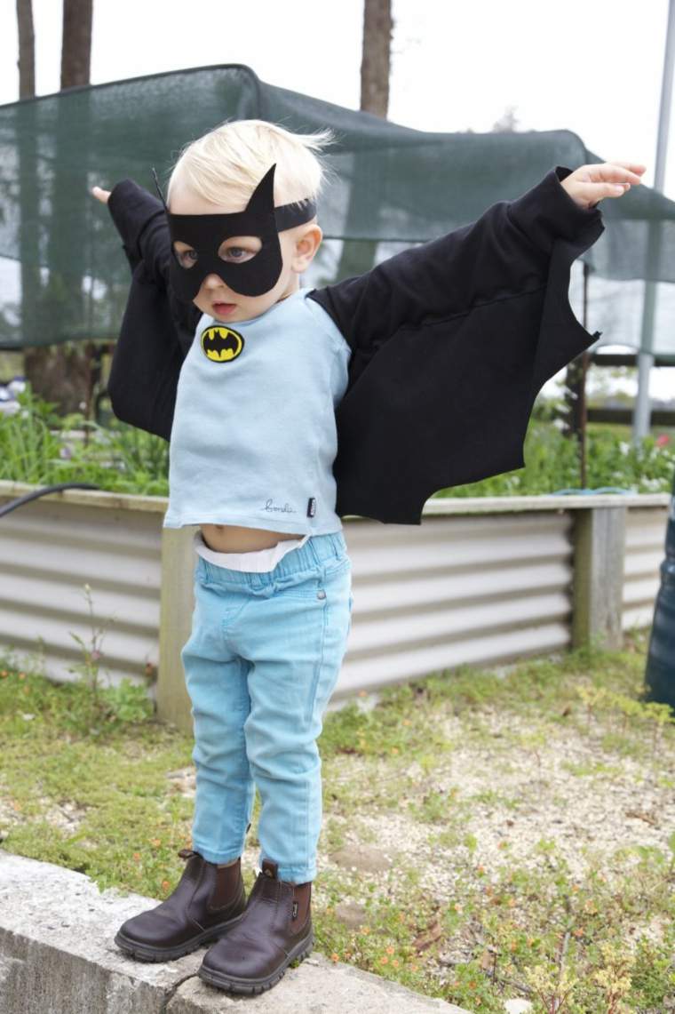 costume di halloween del ragazzo fai da te batman