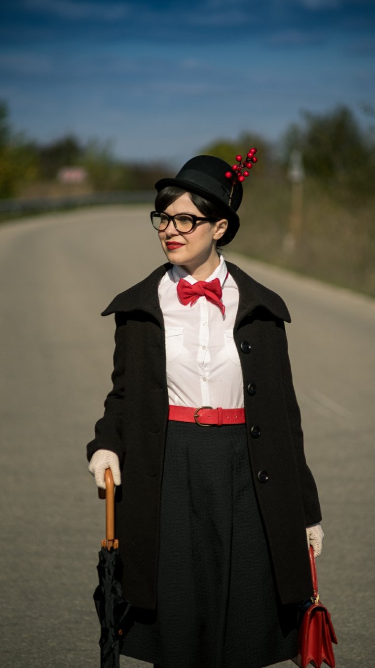 Halloween costume donna cappello nero idea camicia fai da te