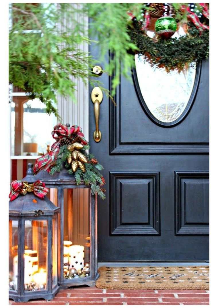 light-deco-exterior-of-christmas-front-house-idea