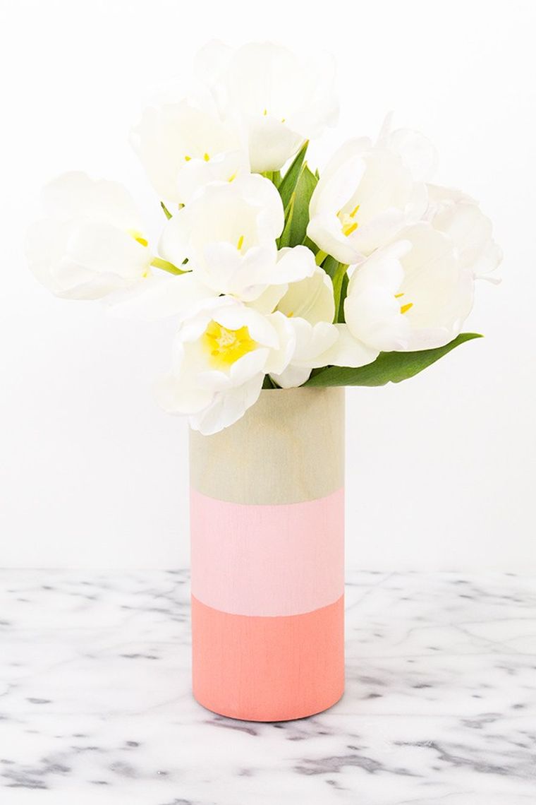 stol-ukras-proljeće-vaza-blokiranje boje