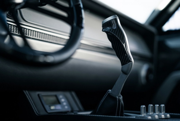 Dodge töltő Tantrum-speedkore-gomb-váltó-kormány
