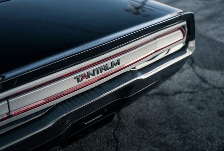 Dodge töltő Tantrum-speedkore-photo-taken-mögött