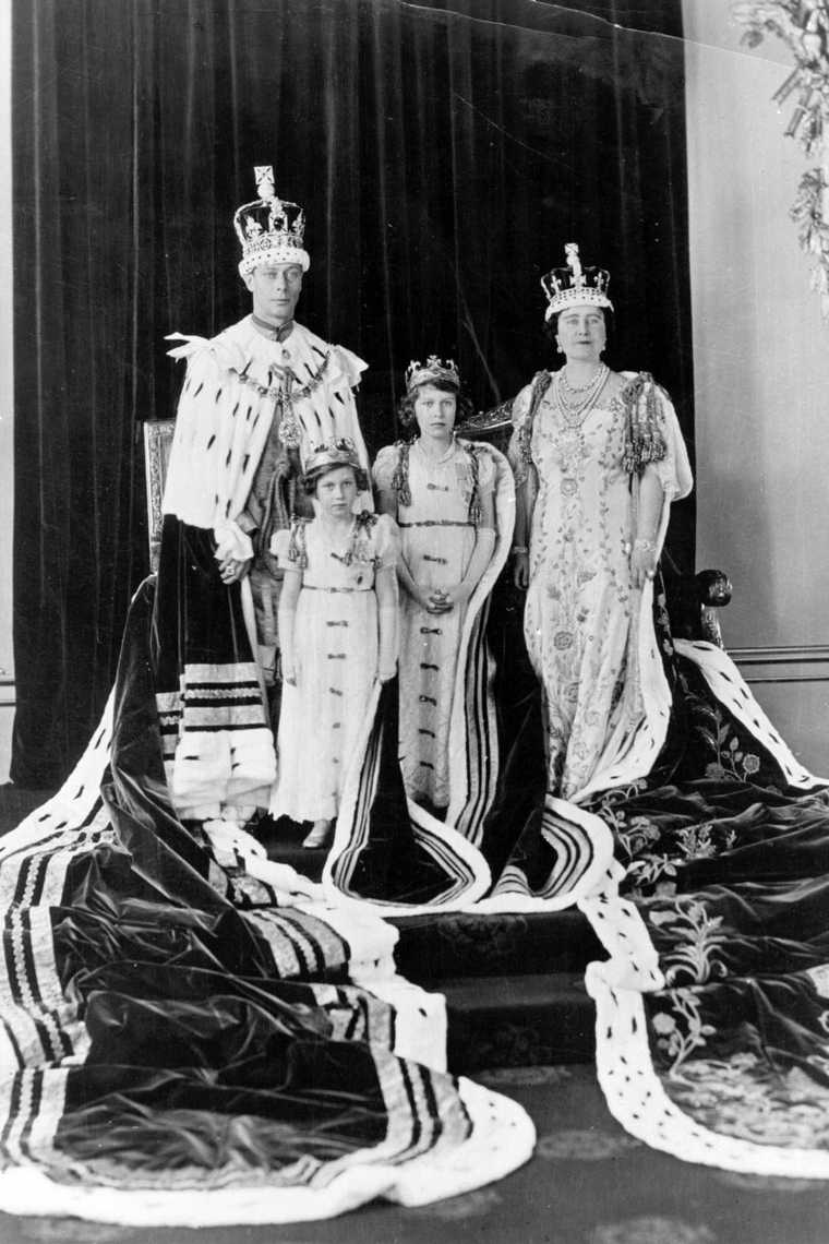 Karūnavimo karalius Jurgis tėvas Elžbieta II