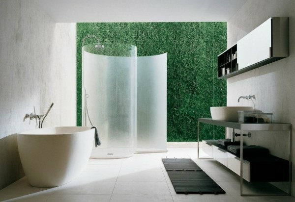 zakrivljeni tuš zaslon za minimalističku kupaonicu