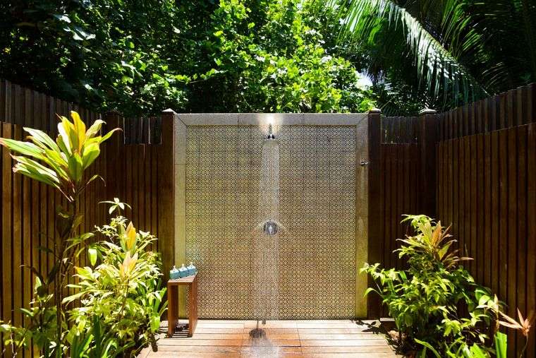 bambuko mozaikos sodo dušas
