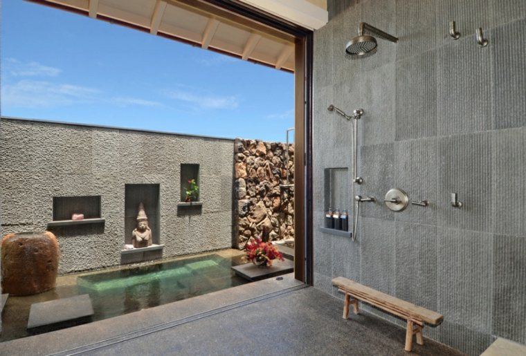 „Zen“ vonioje įmontuotas dušas