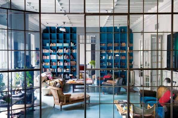 biblioteca azul en el interior