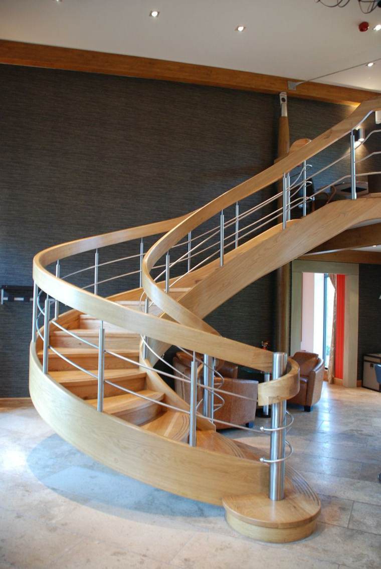 belső fa lépcső érdekes design