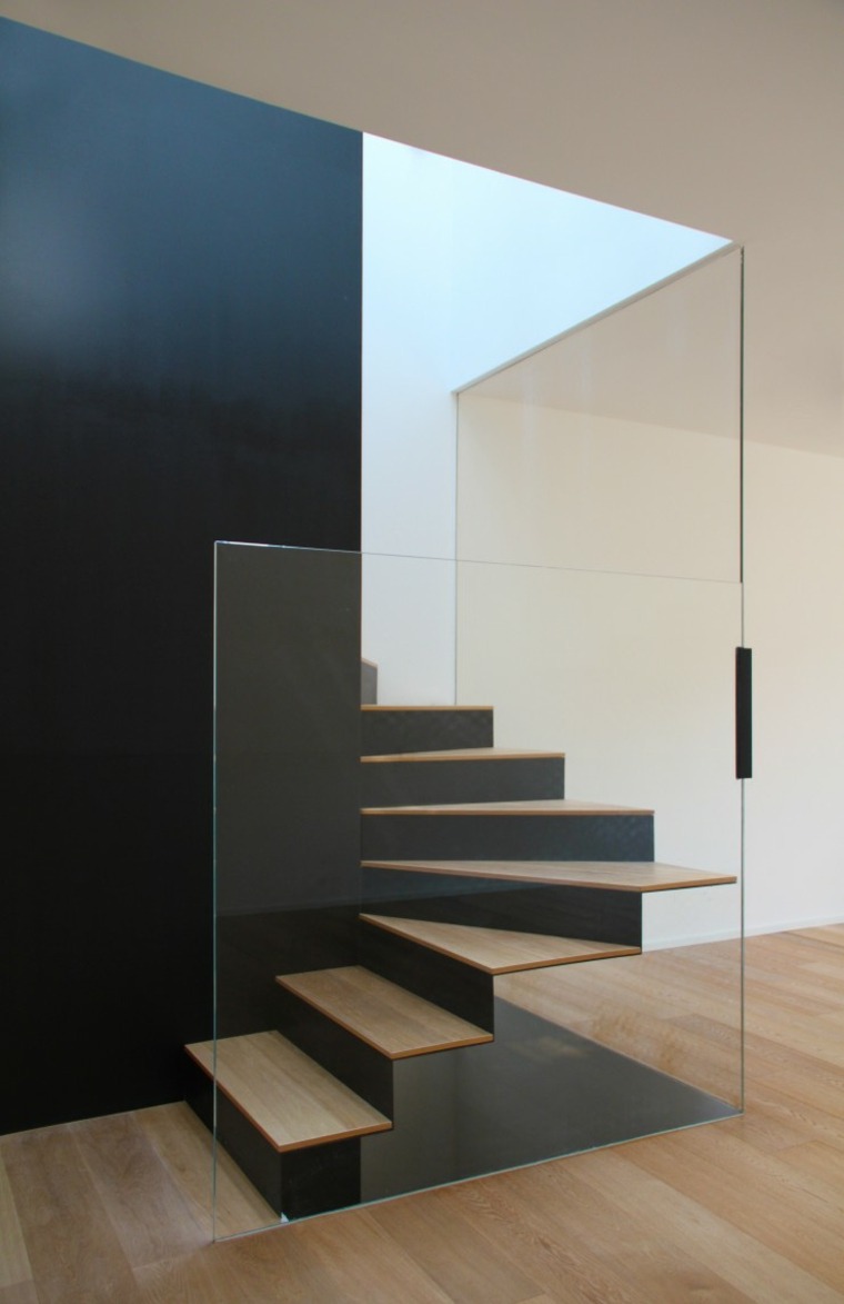 minimalista fa lépcső