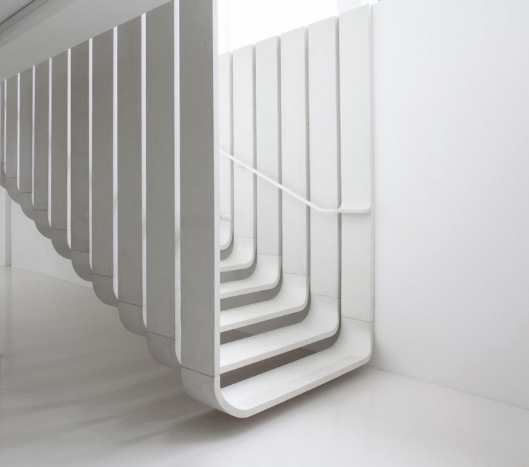 Šiuolaikiniai balti laiptai šiuolaikinio dizaino zaha hadid