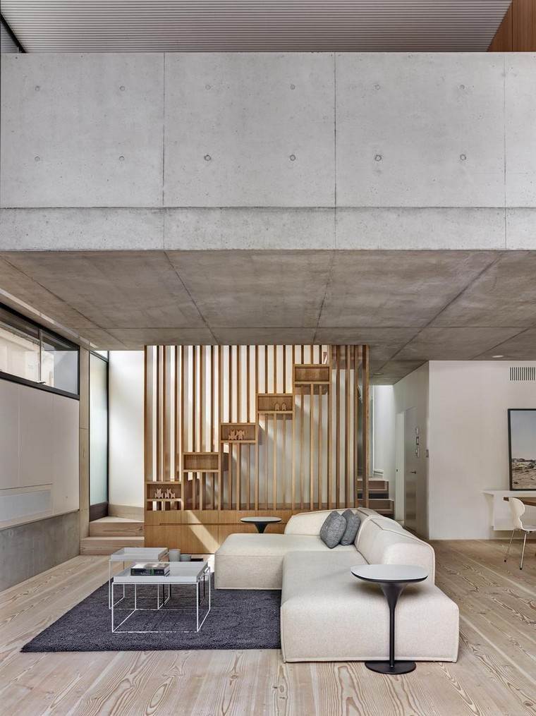 fa lépcső modern design belső beton mennyezet trend