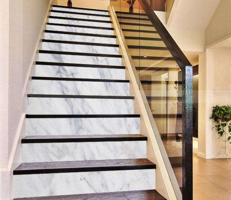 elegantiški marmuriniai laiptai