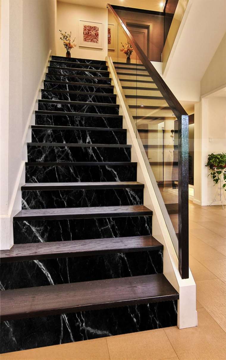 dizaino laiptai juodos spalvos