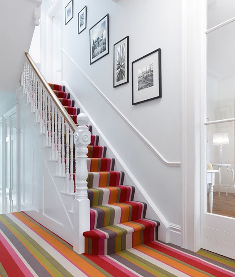 Idee per rinnovare le scale Tappeto lungo dal design moderno Colore della vernice bianca