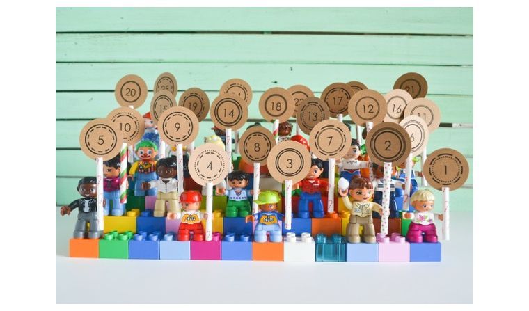 lengvas lego namų advento kalendorius