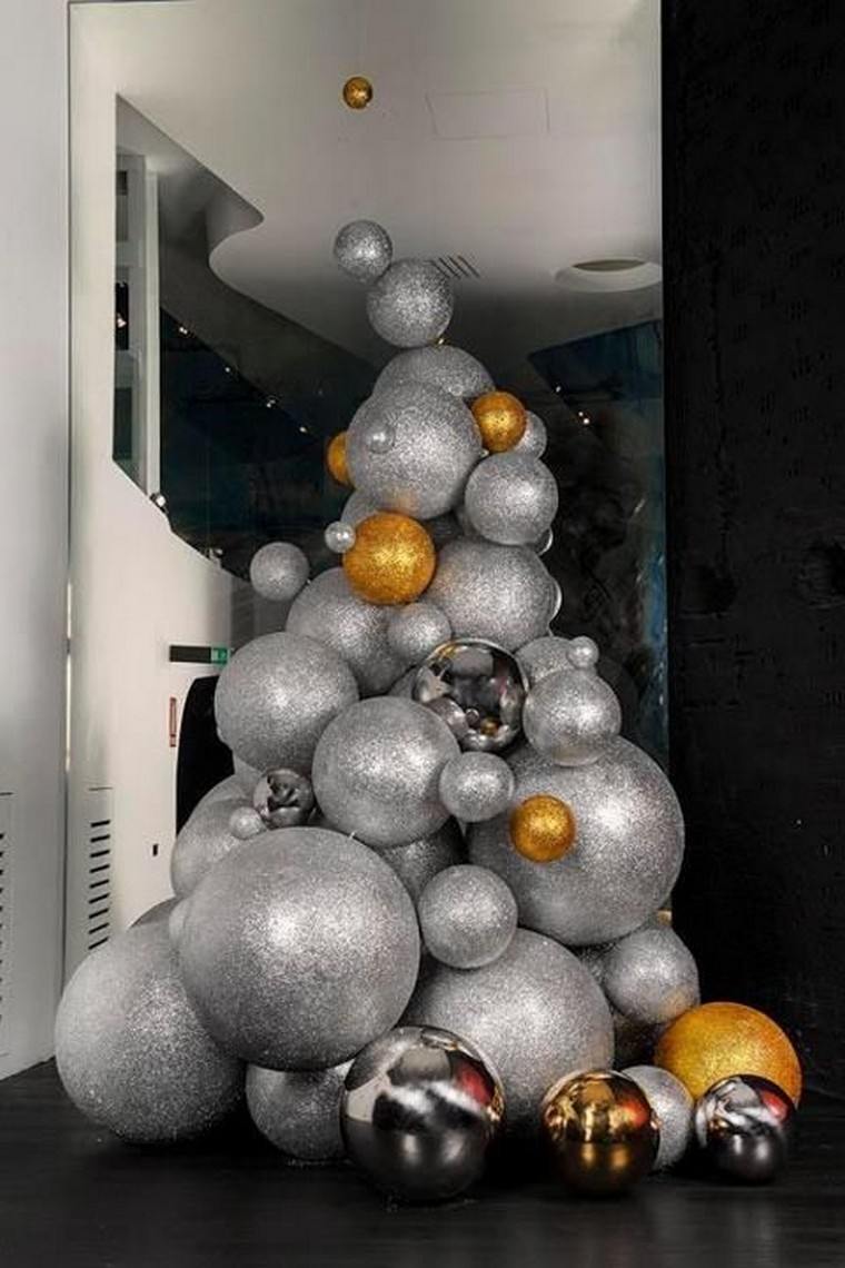 クリスマス-ボール-デコ-モミの木