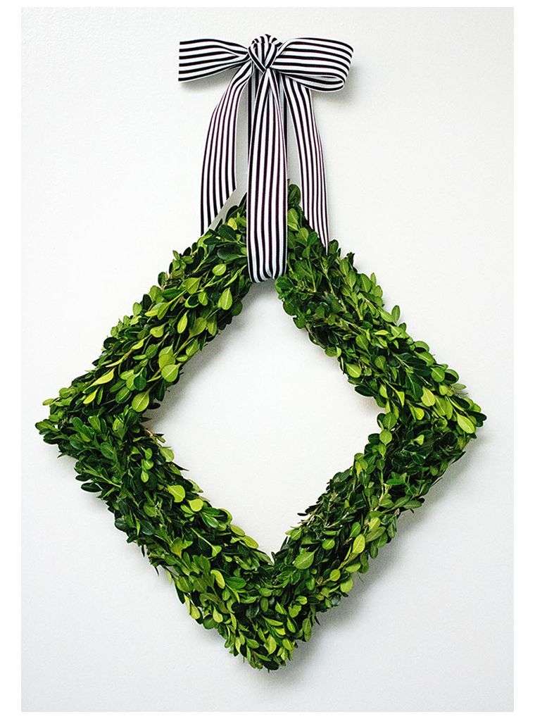 diy-christmas-decoration-to-do-yourself-model-wreath-entrance-door