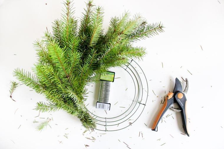 make-a-christmas-wreath-out-of-fir-branchs