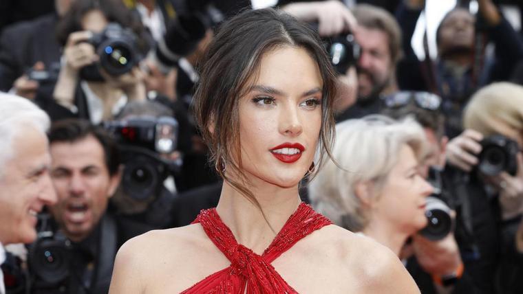 Cannes -i fesztivál, 2019 Alessandra Ambrosio