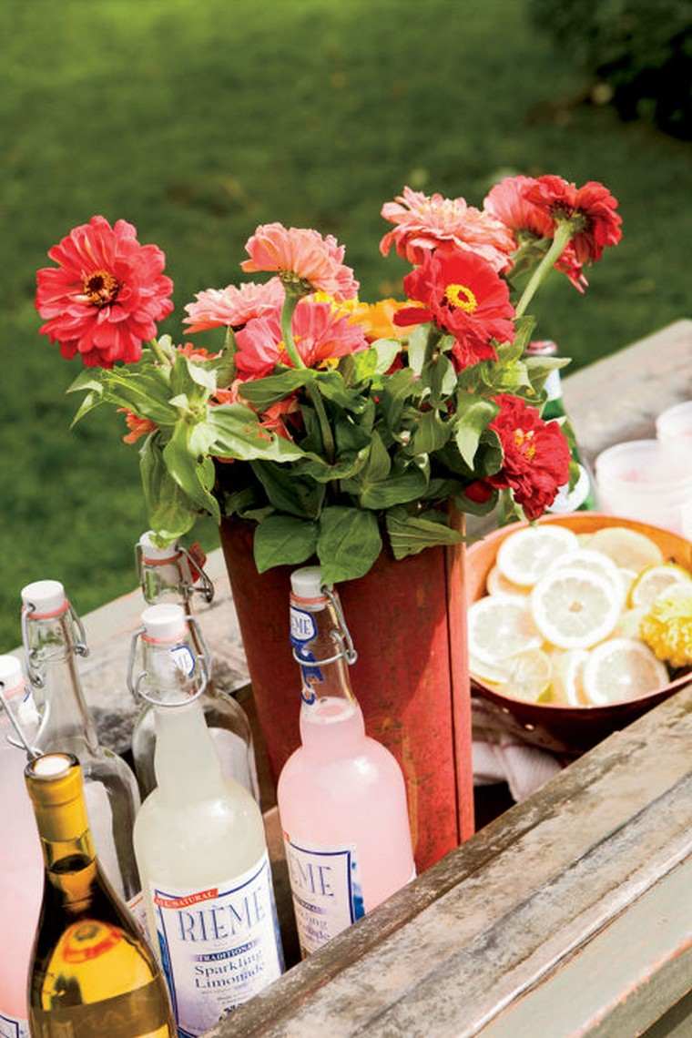 bouquet vaso fiore idea decorazione da esterno tavolo originale fai da te