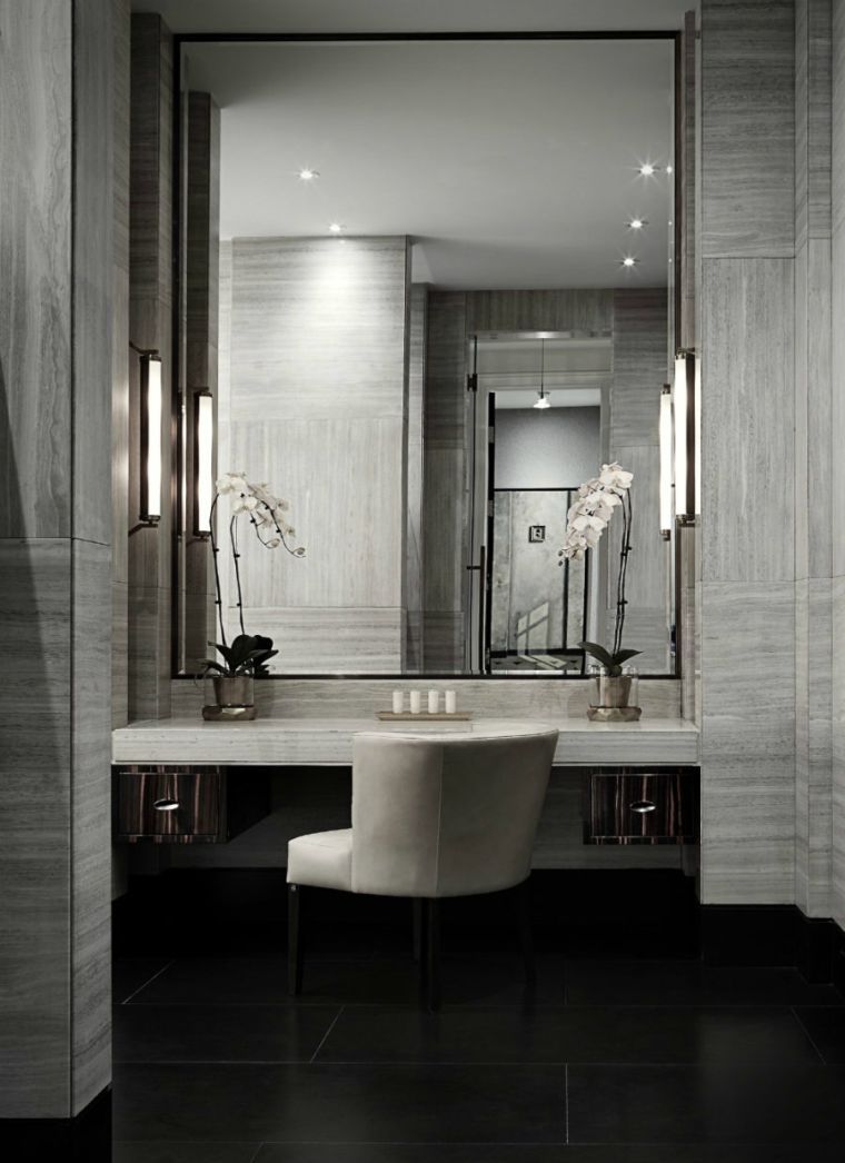 svjetlo ogledalo primjer siva kupaonica zidni dekor led rasvjeta