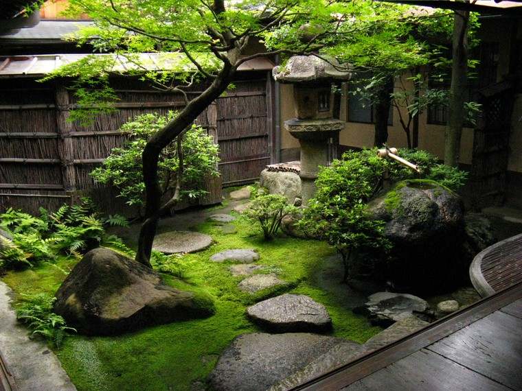 japanski vrt na otvorenom ideja velikog kamena