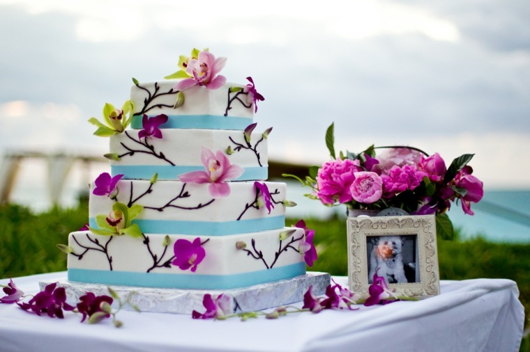 torta bianca viola blu oceano esotica
