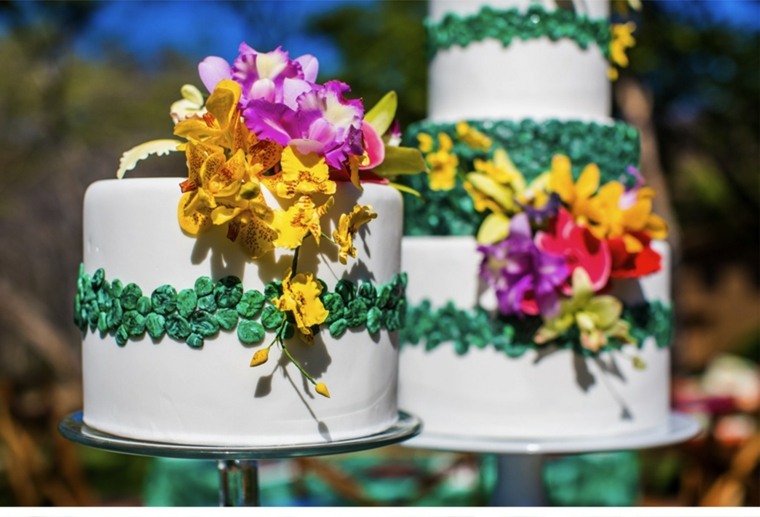 torta multicolore fiori esotici