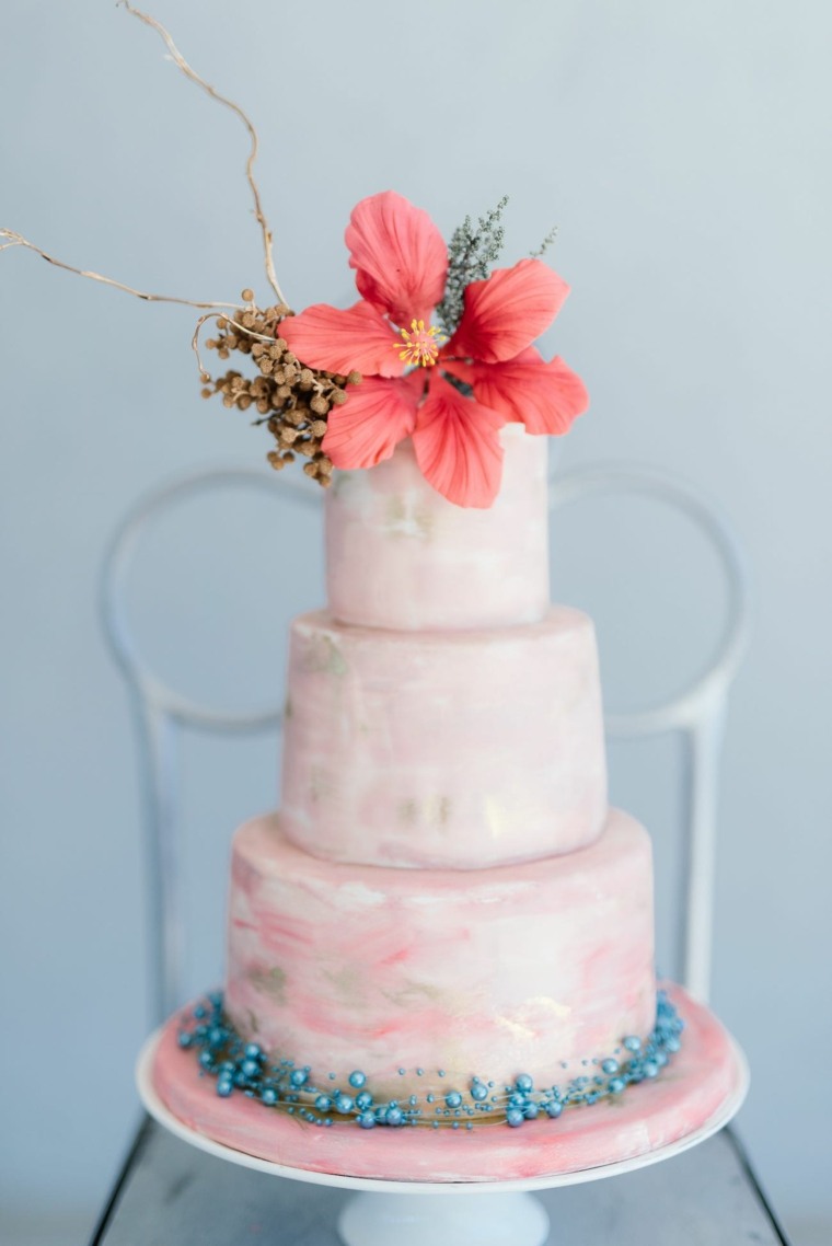 atogrąžų pyragas deko egzotiška rožinė gėlė